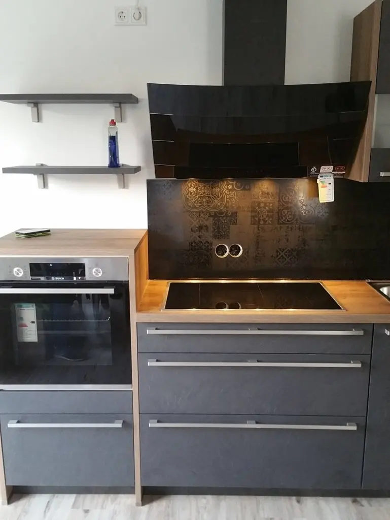exhibition kitchen