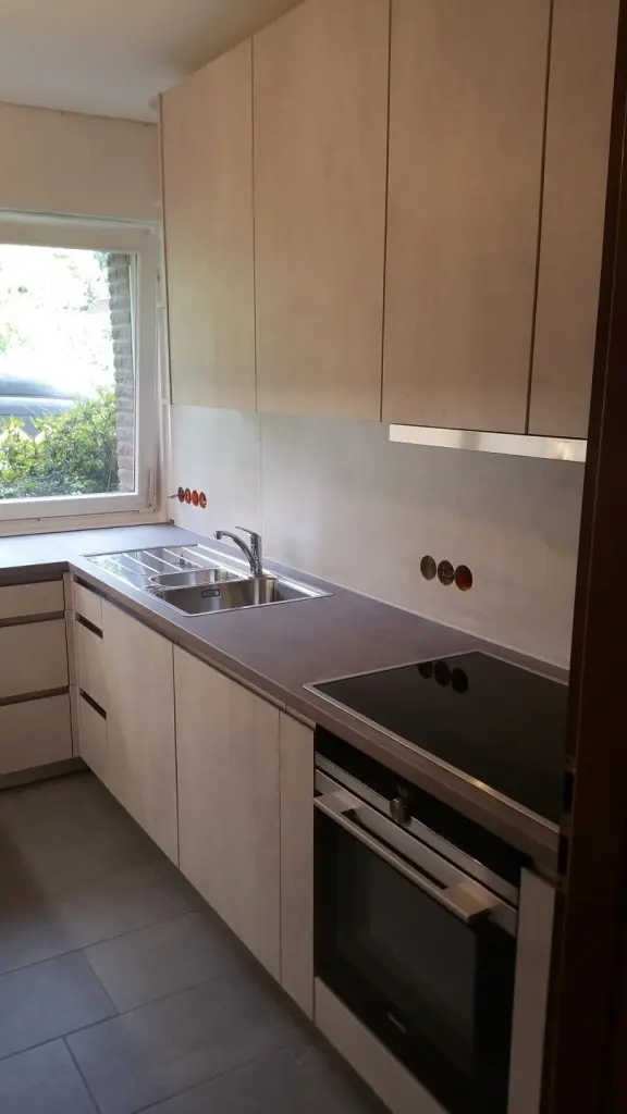 fitted kitchen 'PrismaMulti' baumachat countertop: concrete grey