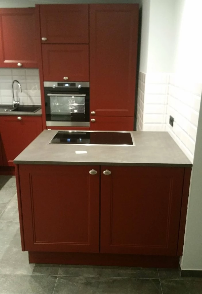 fitted kitchen 'Windsor-Lack' rose hip soft paint, countertop: concrete anthracite